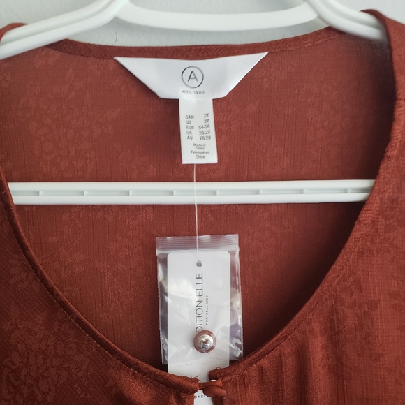 Additionelle Silky Jacquard Tie Front Wrap Top - Picture 11 of 11